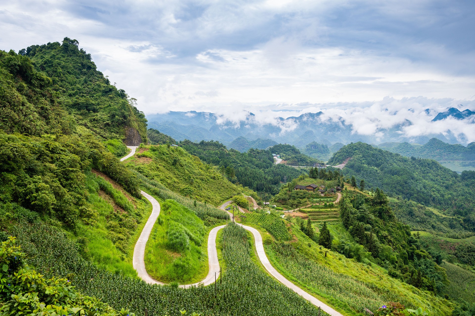 ha giang loop has become one of the most do in vietnam thanks to its amazing countryside landscapes